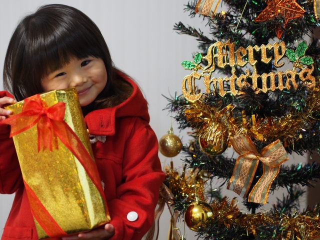 クリスマスプレゼントはいつからいつまで子供にあげる 何歳 時の話 お役立ちブログ